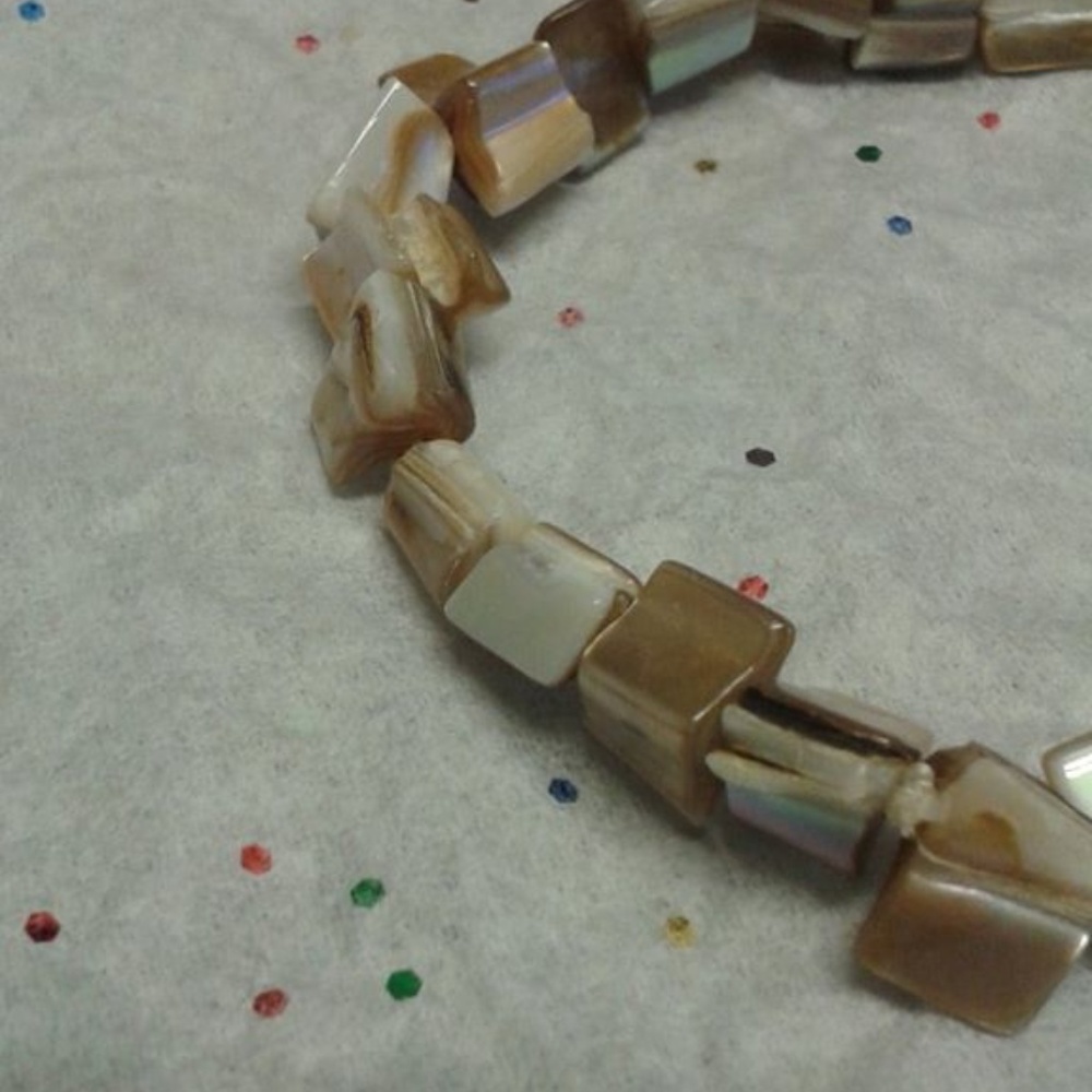 Shell Bracelet - Picture 2 of 2